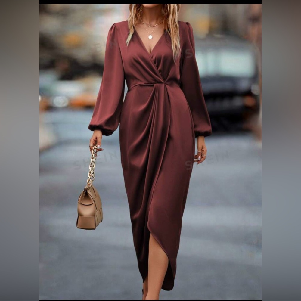 Party wear Elegant Dress. Size 6 or Medium. Satin soft Material.